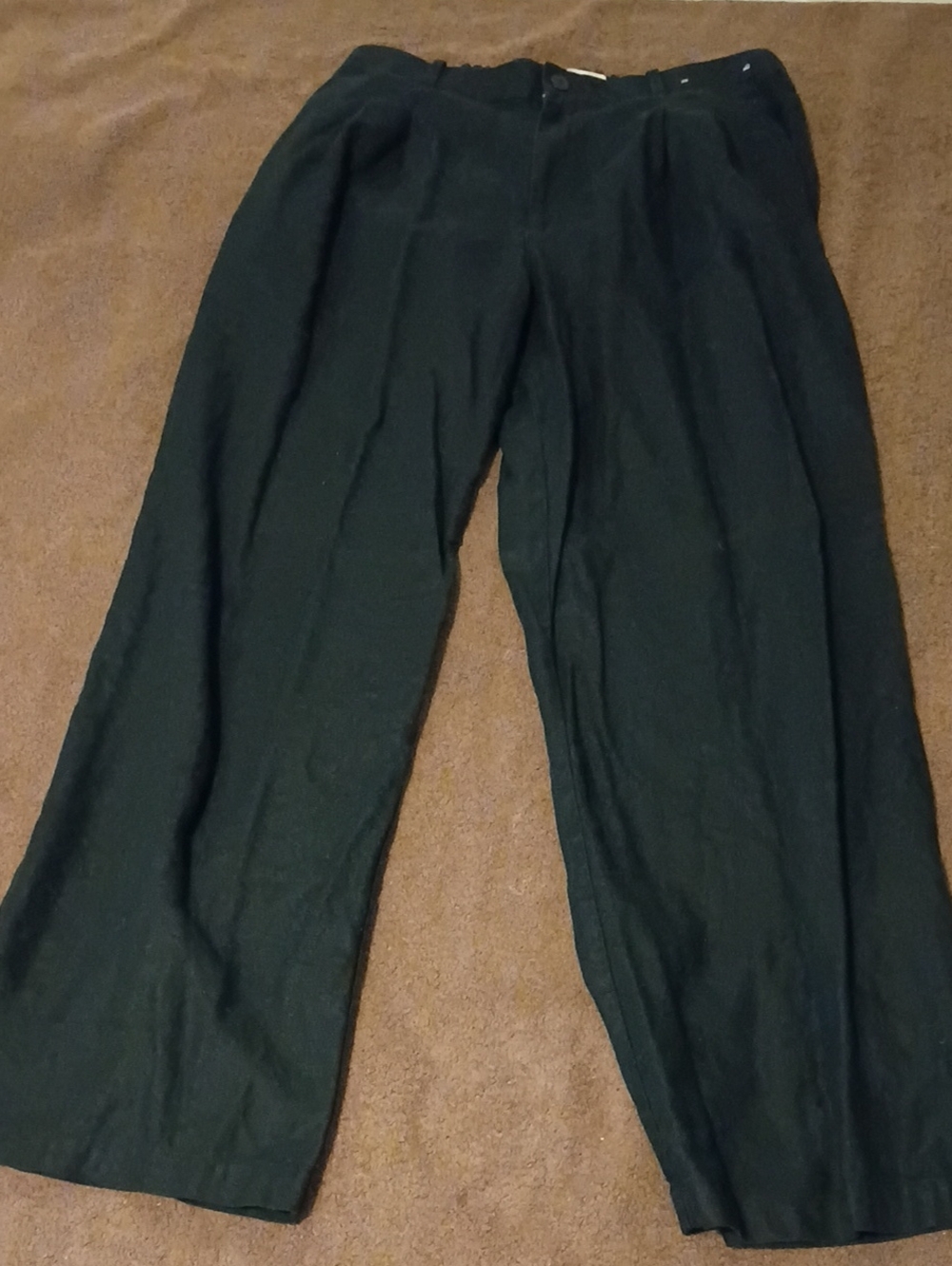 Uniqlo Black Wide-Leg Pleated Trousers
